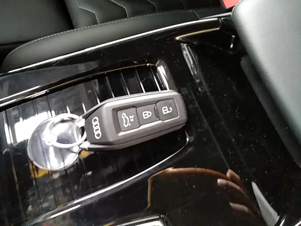 Audi Q6L e-tron