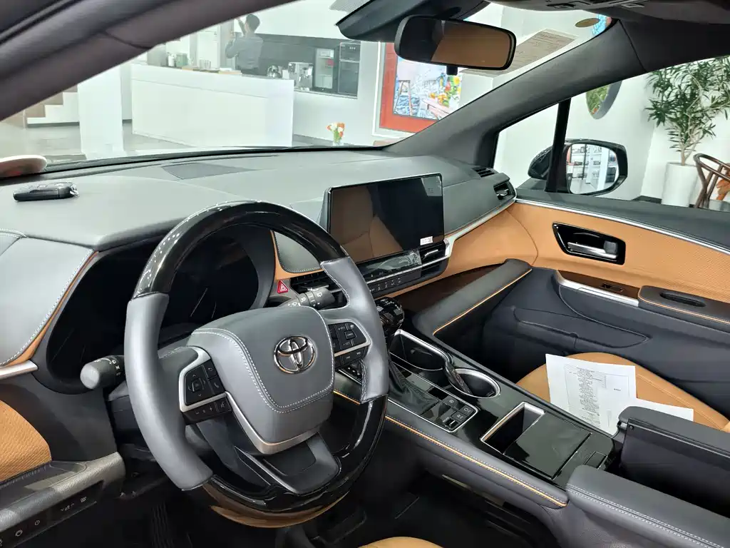 Toyota Granvia 2026 2.5L MAX