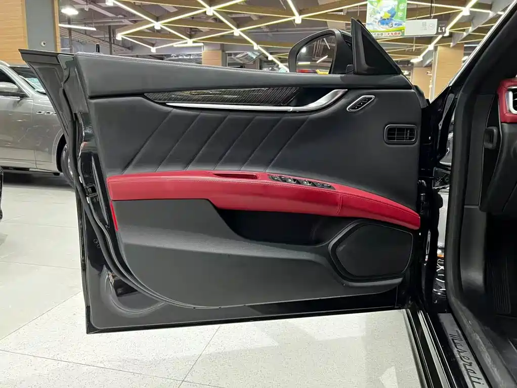 Maserati Ghibli — миниатюра 8