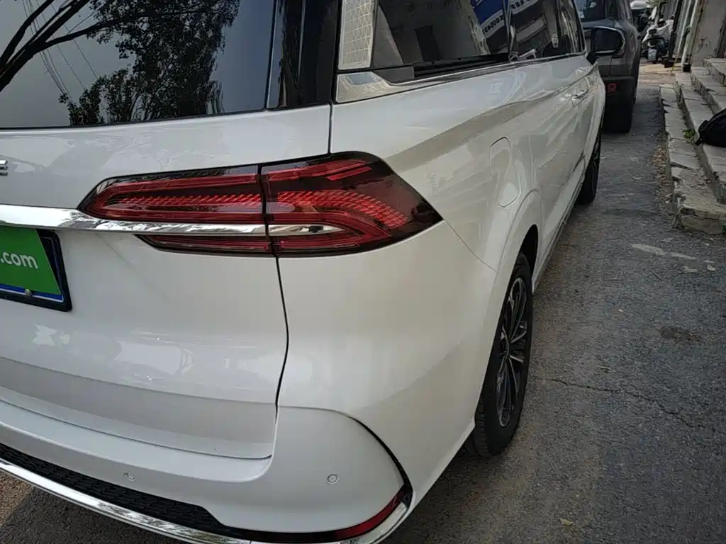 Roewe iMAX8 — миниатюра 8