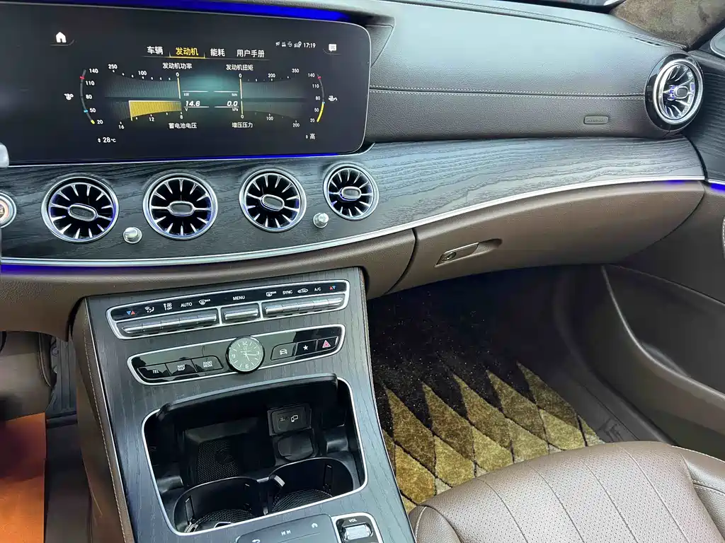 MERCEDES-BENZ E CLASS