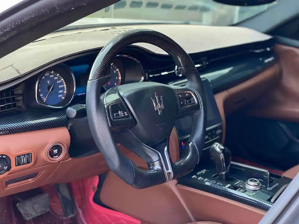 Maserati Quattroporte — миниатюра 7