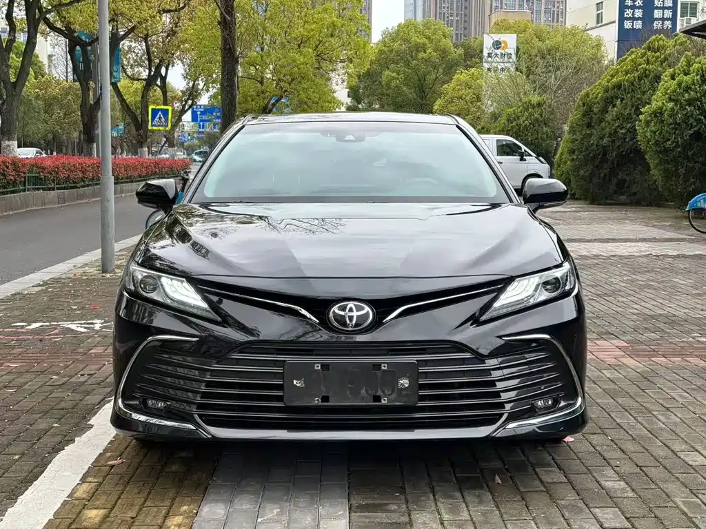 Toyota Camry — миниатюра 2