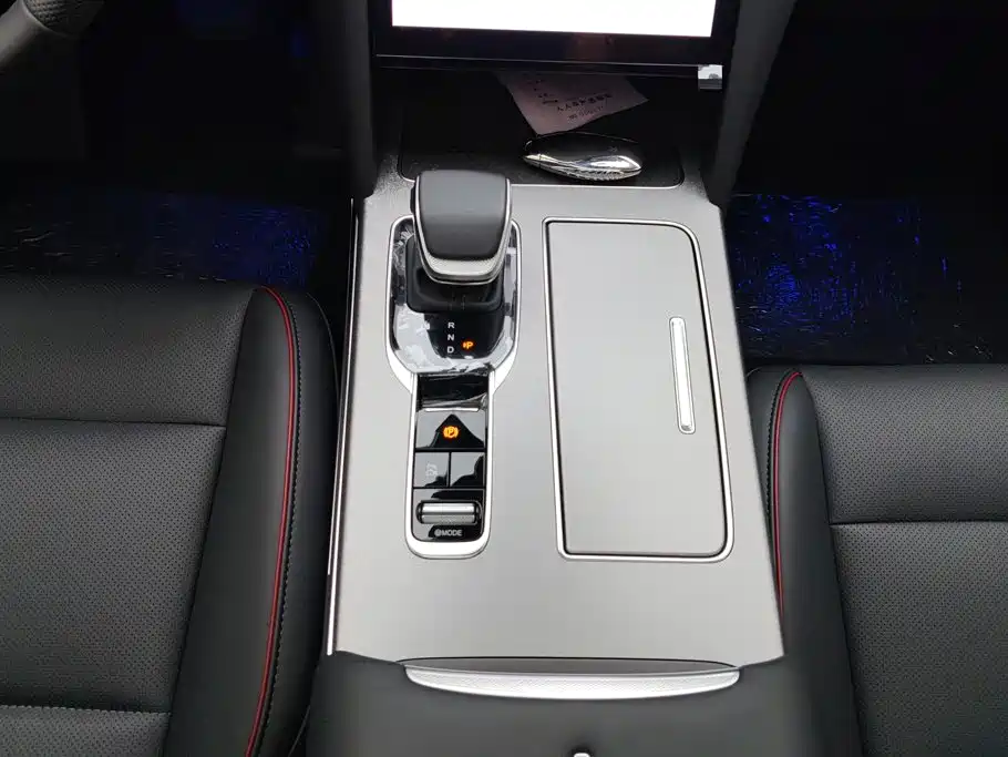 Hongqi Hongqi HS7 PHEV — миниатюра 16
