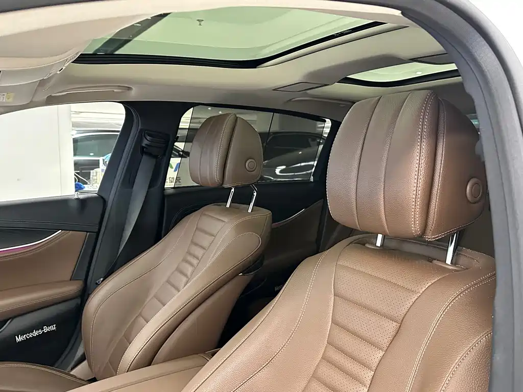 Mercedes-Benz E-Class — миниатюра 11