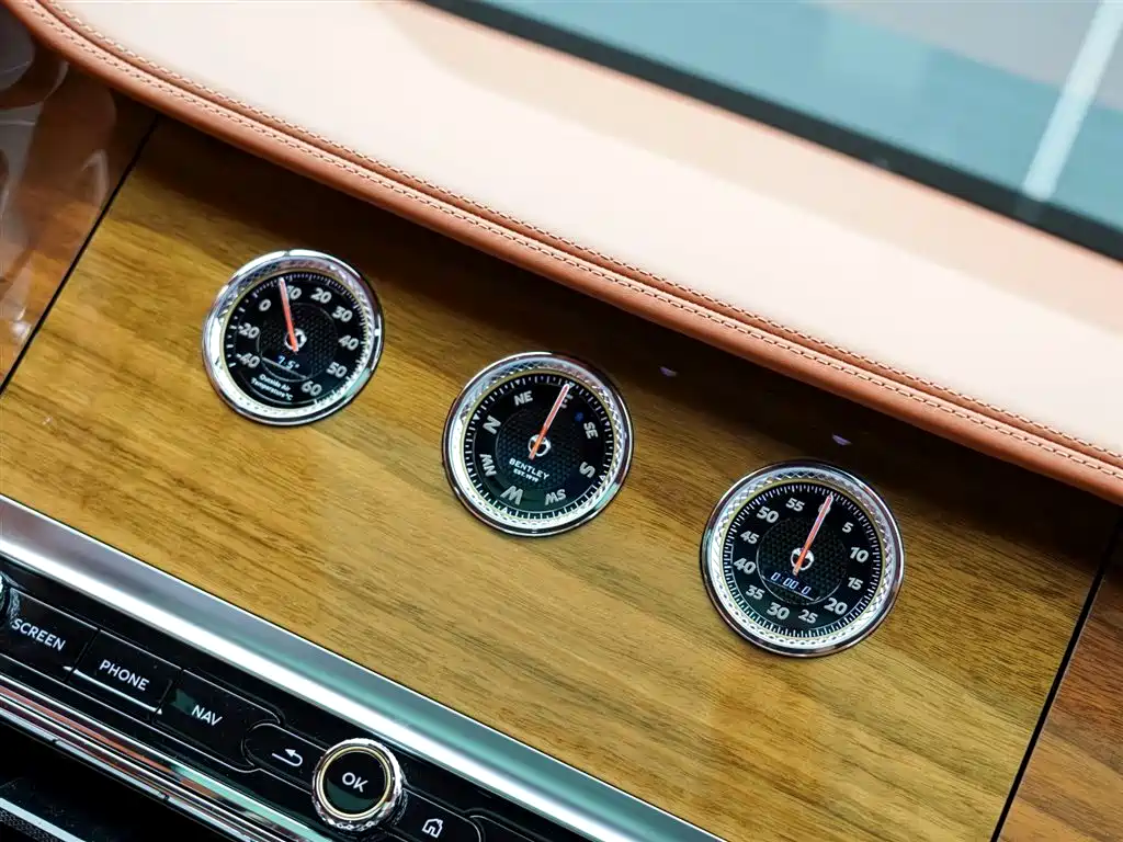 BENTLEY FLYING SPUR PLUG IN HYBRID