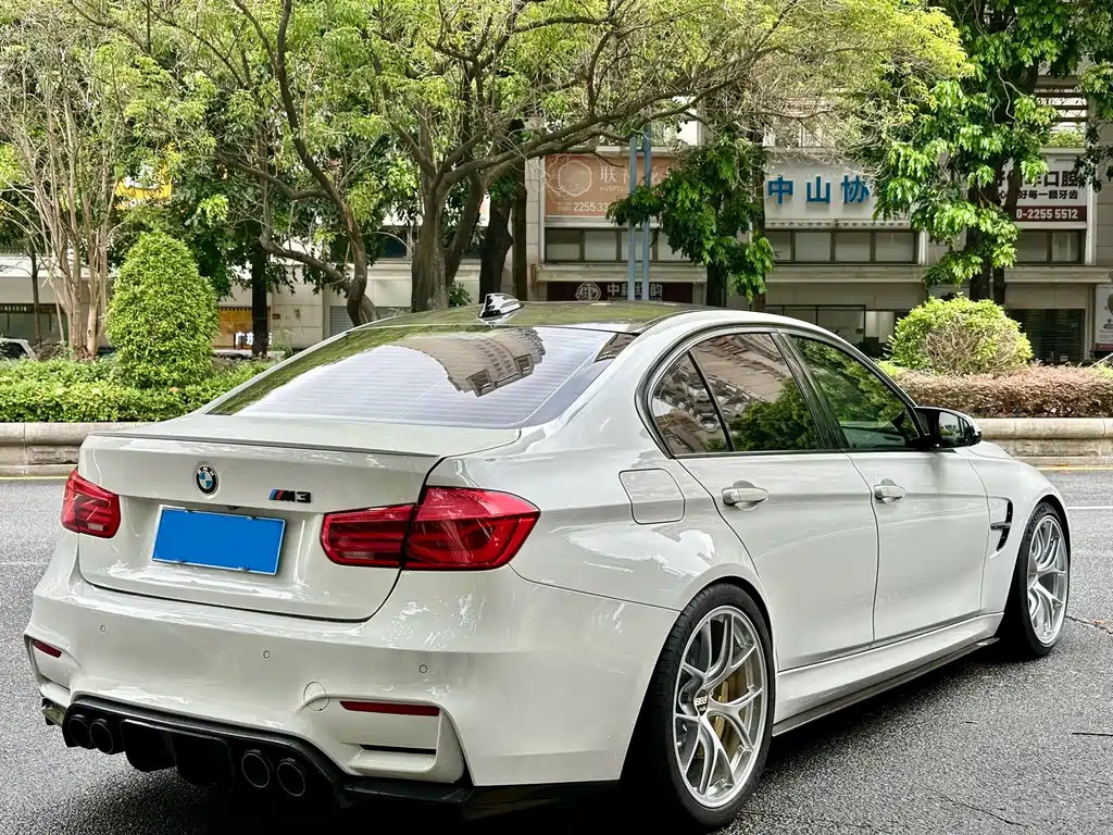 BMW M3 — миниатюра 8