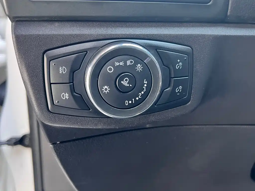 Ford Mondeo — миниатюра 12