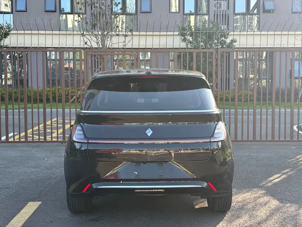 Baojun Yunduo — миниатюра 18