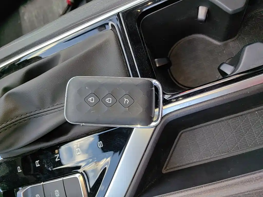 Wuling Jiachen — миниатюра 9