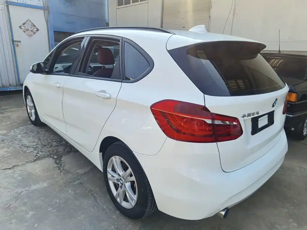 BMW 2 Series Active Tourer — миниатюра 5