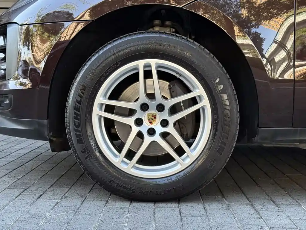 Porsche Macan — миниатюра 11
