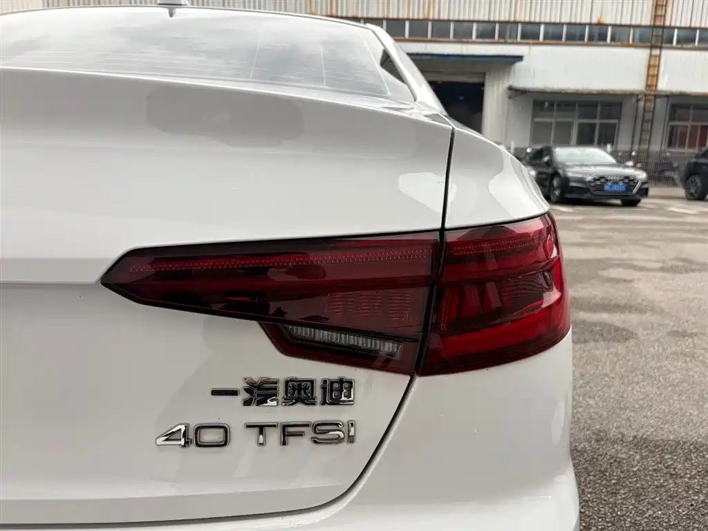 Audi A4L 2019 40 TFSI Fashion V