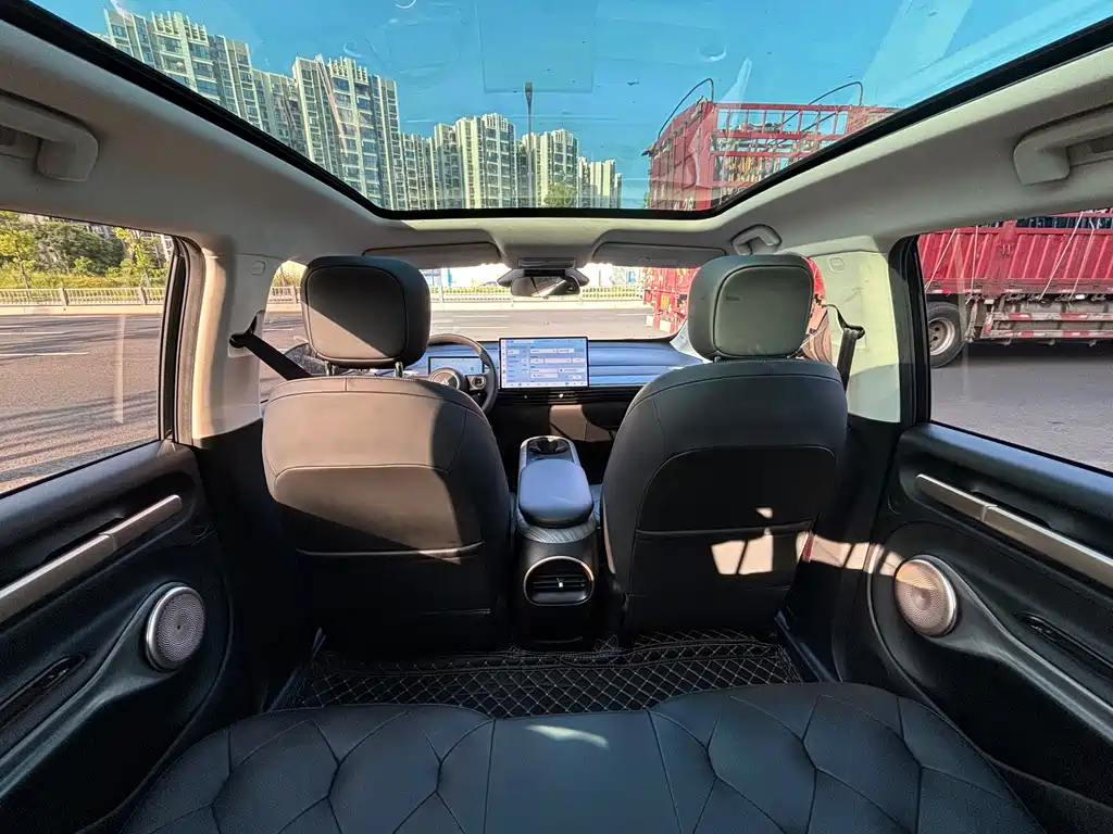 Baojun Yunduo — миниатюра 9