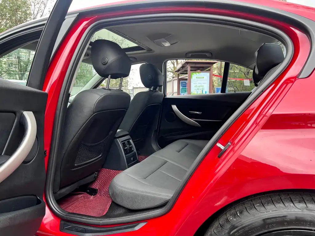 BMW 3 Series — миниатюра 12