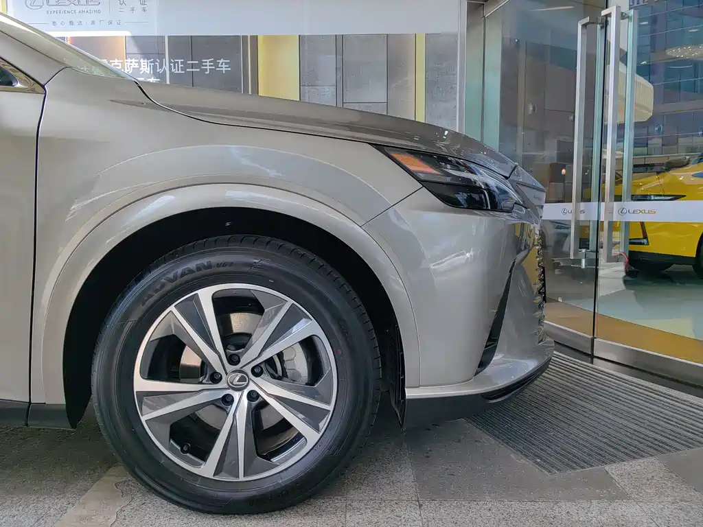 Lexus RX — миниатюра 7