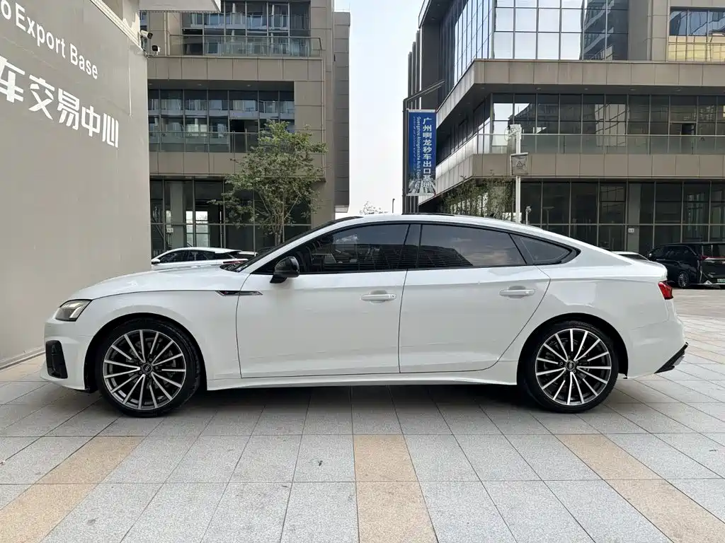 Audi A5 (Import)