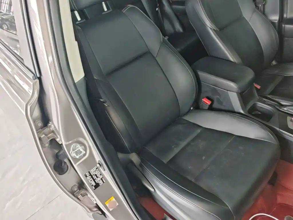 Toyota RAV4 — миниатюра 25
