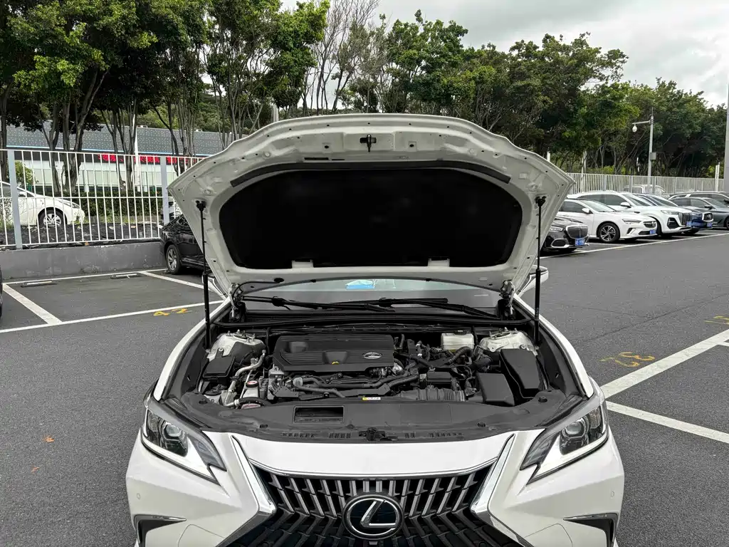 Lexus ES — миниатюра 16
