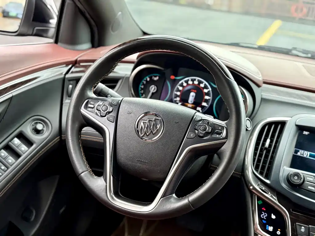 Buick LaCrosse — миниатюра 19