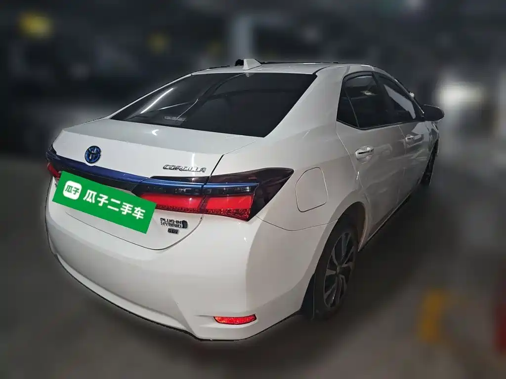 Toyota Corolla Hybrid — миниатюра 4