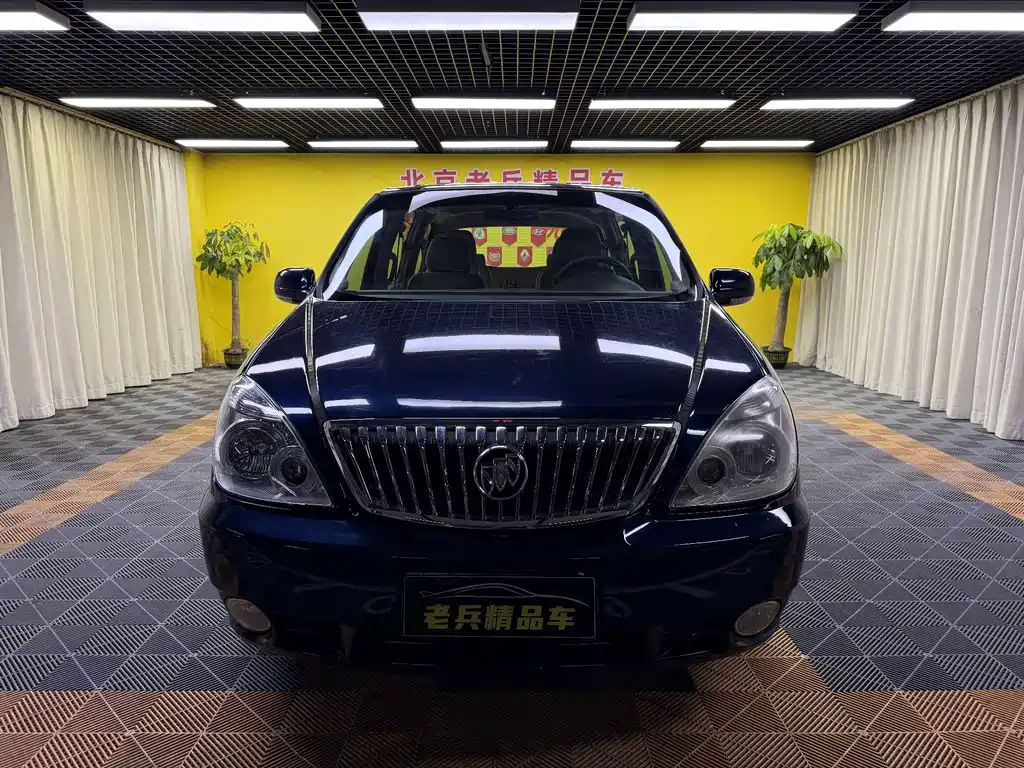 Buick GL8 — миниатюра 2