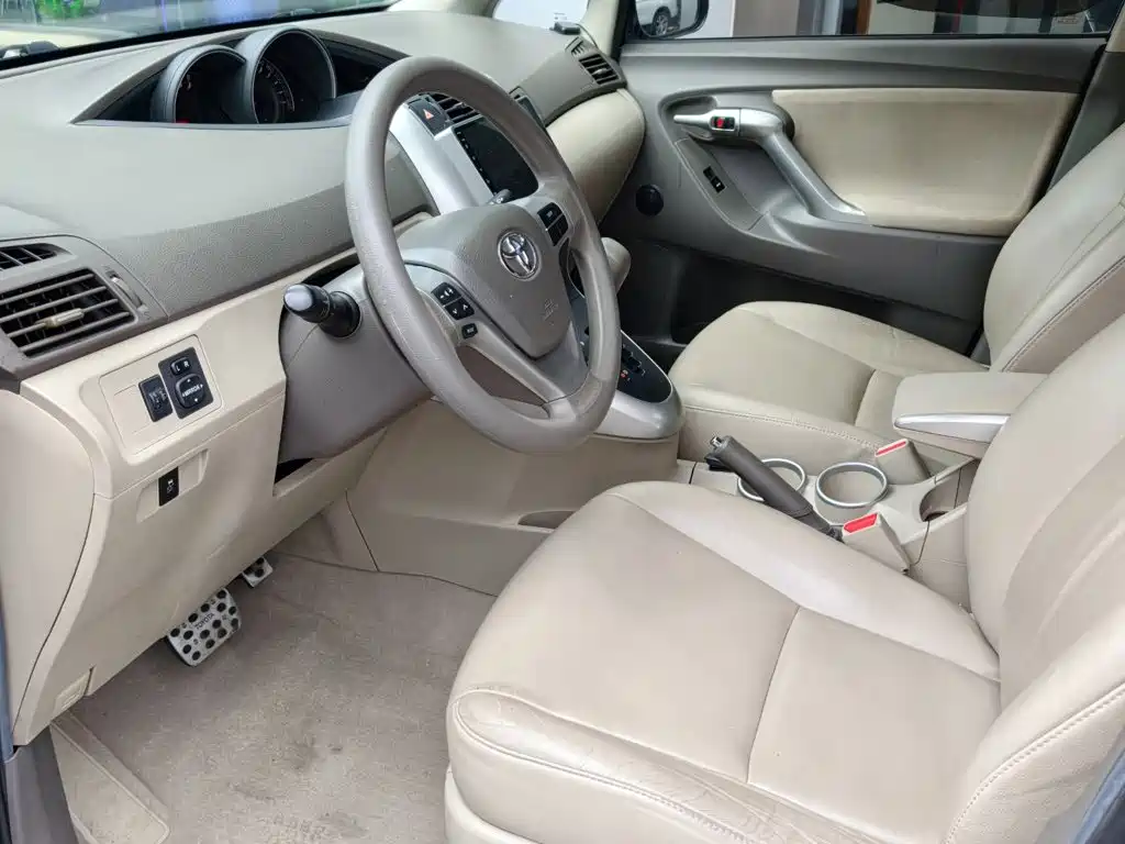 Toyota Verso — миниатюра 2