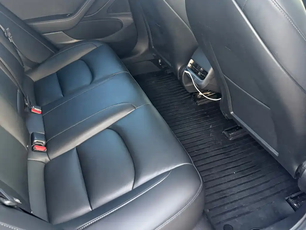 Tesla Model 3 — миниатюра 11