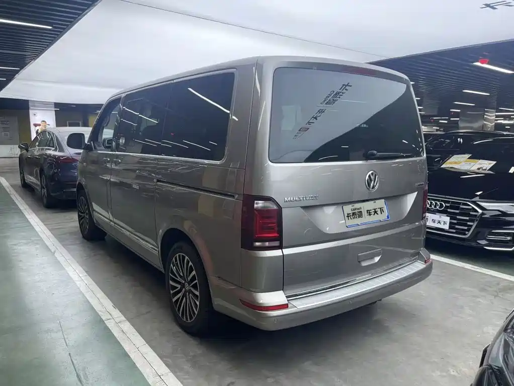 Volkswagen Multivan — миниатюра 3