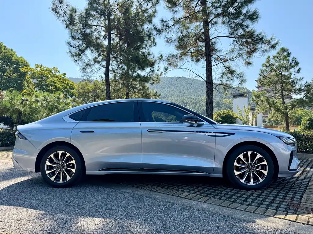Lincoln Z — миниатюра 4