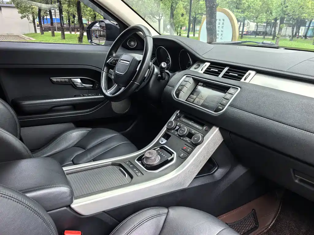 Land Rover Evoque — миниатюра 10