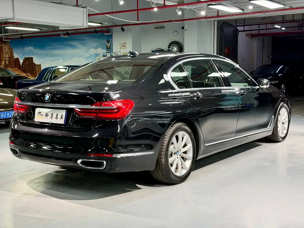 BMW 7 SERIES