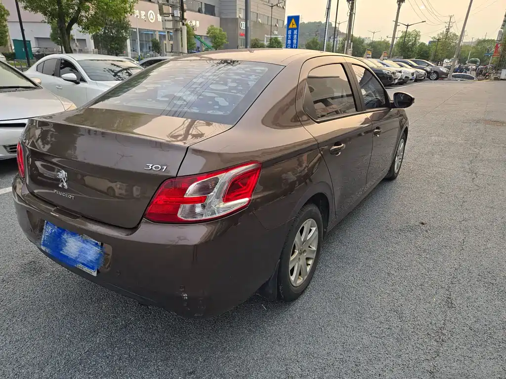 Peugeot 301 — миниатюра 8