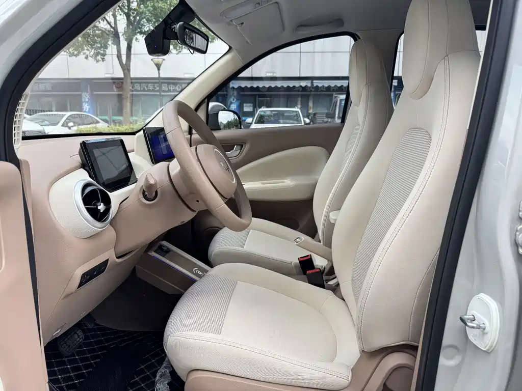 Wuling MINIEV — миниатюра 4