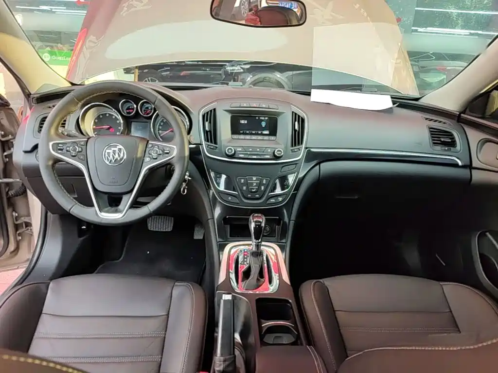 Buick Regal — миниатюра 10