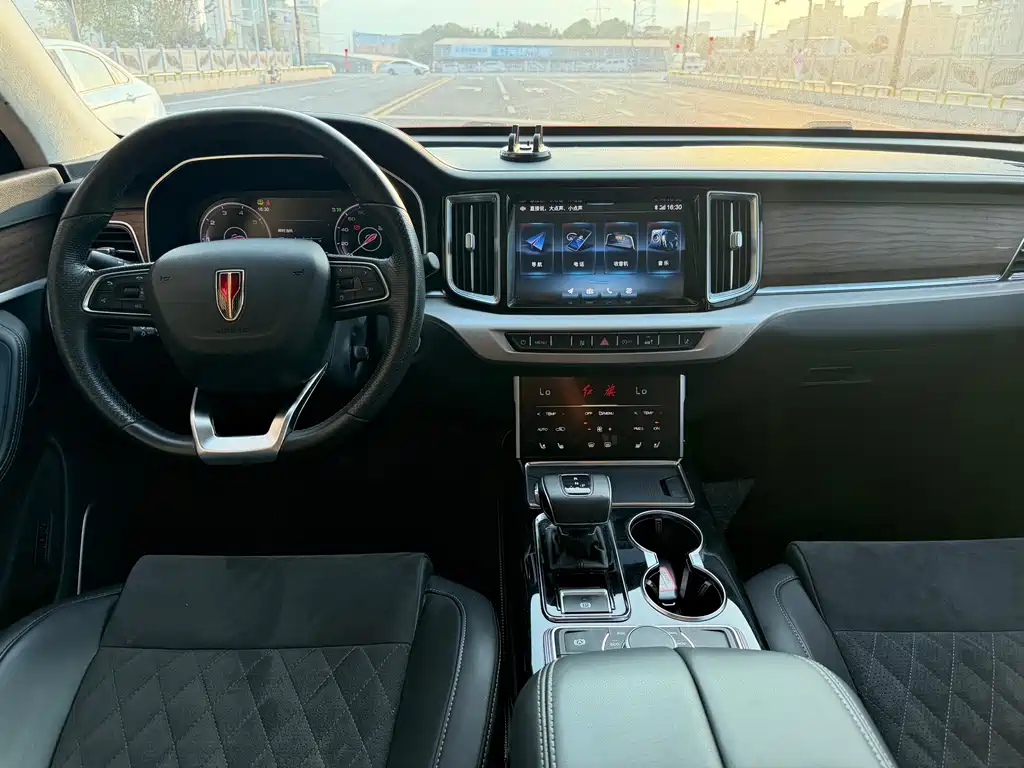 Hongqi Hongqi HS7 — миниатюра 8