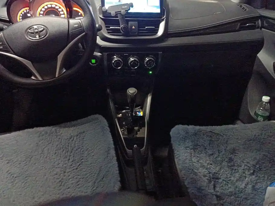 Toyota Yaris L — миниатюра 16