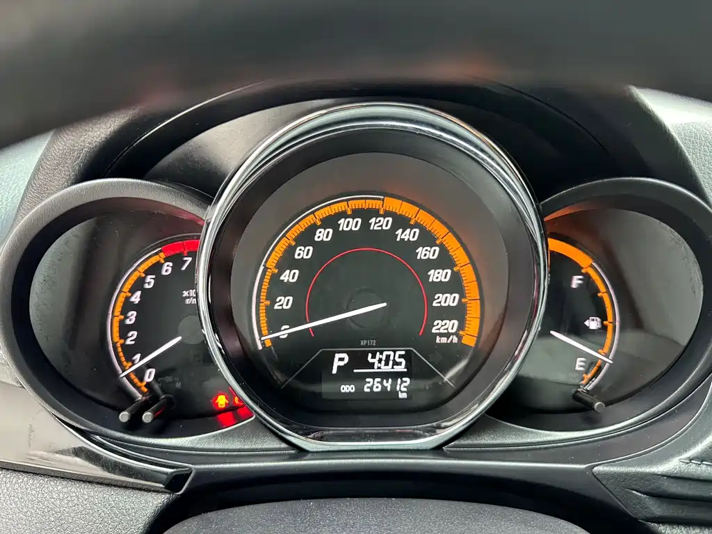 Toyota Yaris L — миниатюра 9