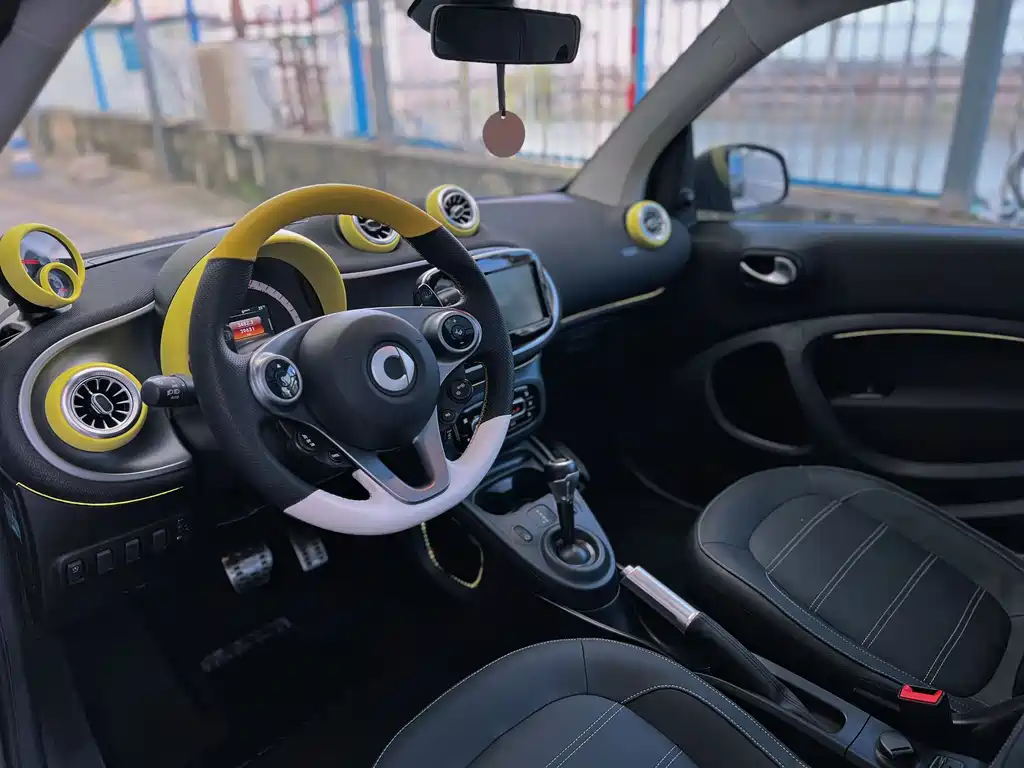 Smart fortwo 2018 0.9T 66 V