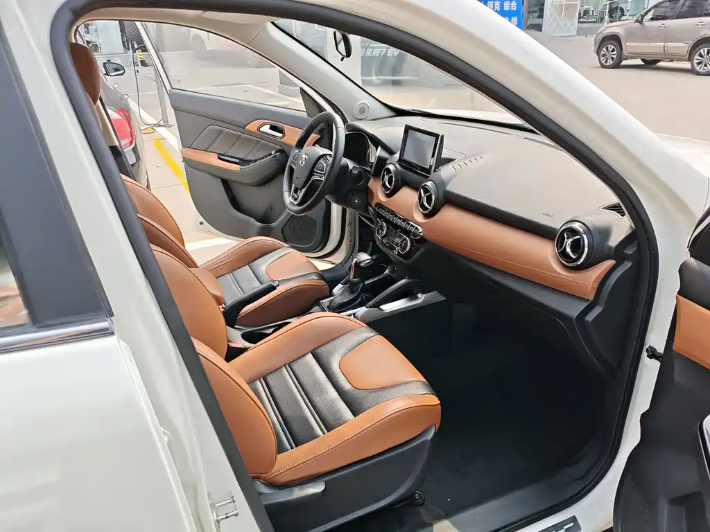 BAIC Senova X35 — миниатюра 10