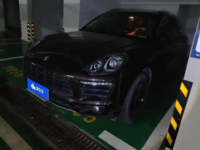 PORSCHE MACAN 2018