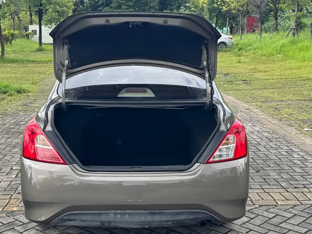 Nissan Sunny 1.5XE Manual Comfort Edition, фото 17