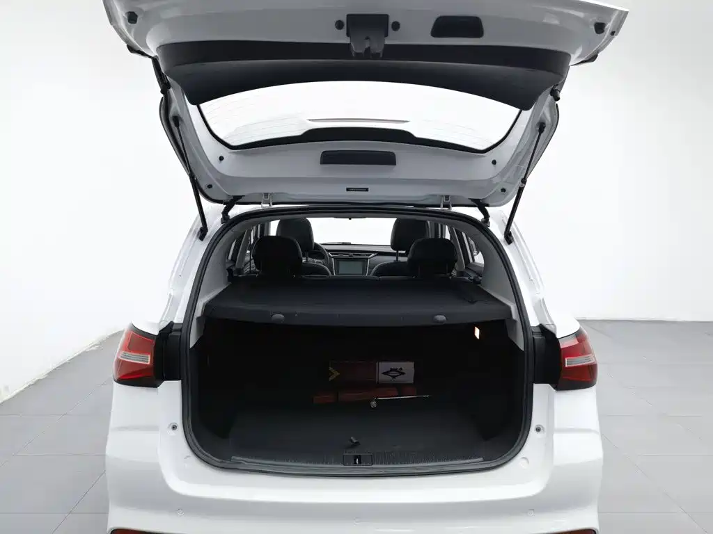 Roewe RX3 — миниатюра 16