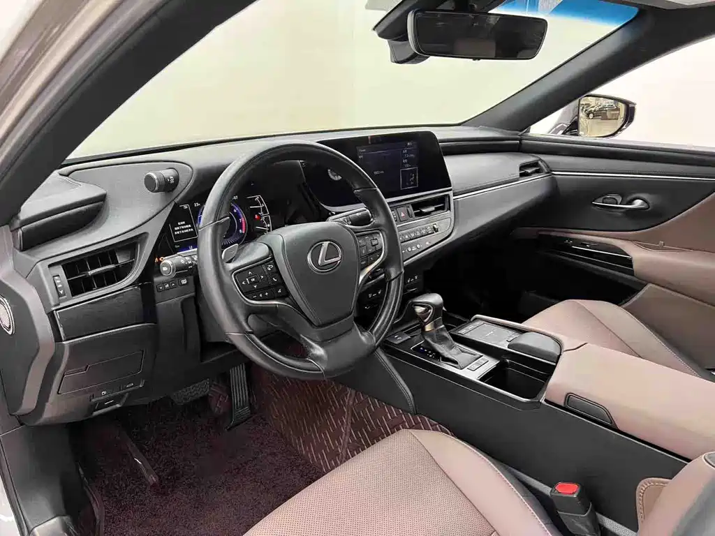 Lexus ES — миниатюра 14