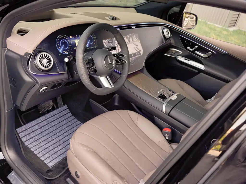 Mercedes-Benz EQE SUV — миниатюра 11