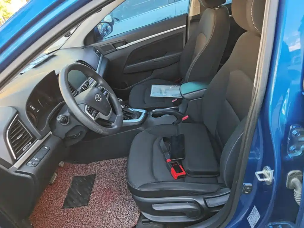 Hyundai Elantra — миниатюра 15