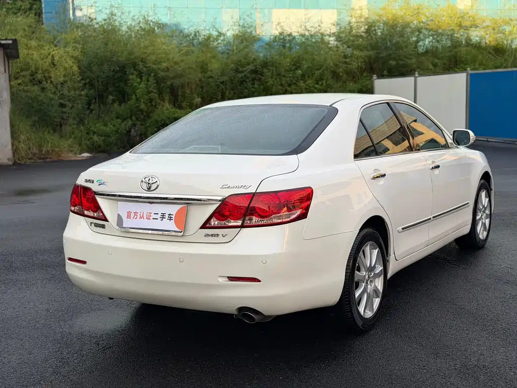 Toyota Camry — миниатюра 14
