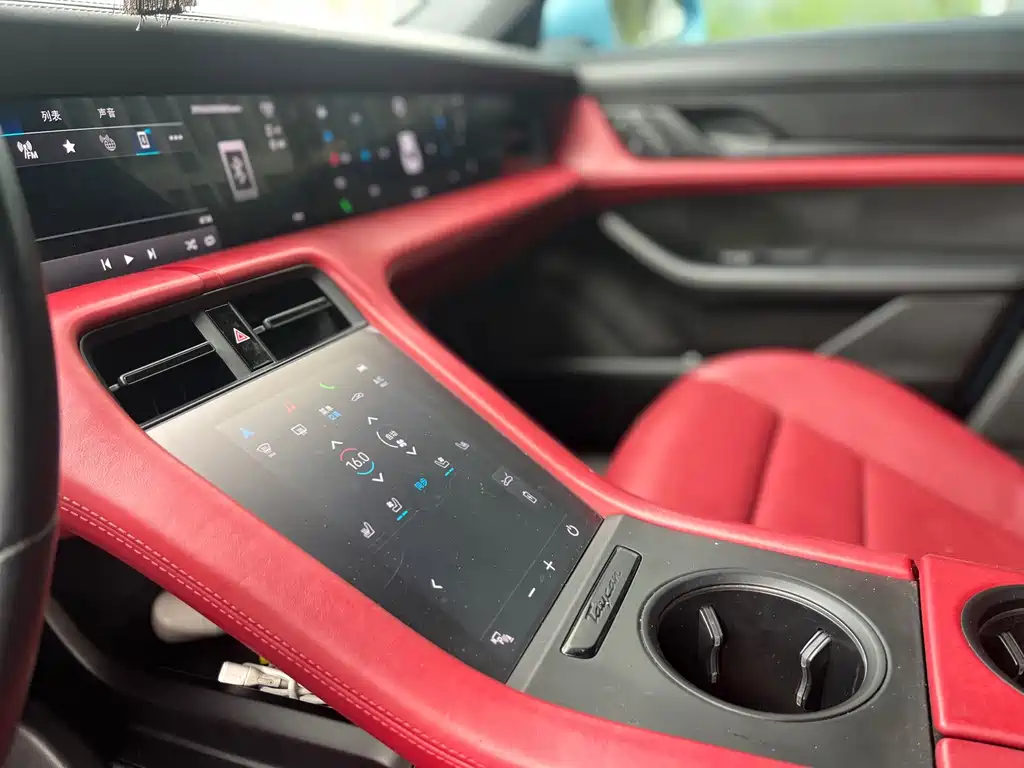 Porsche Taycan — миниатюра 15