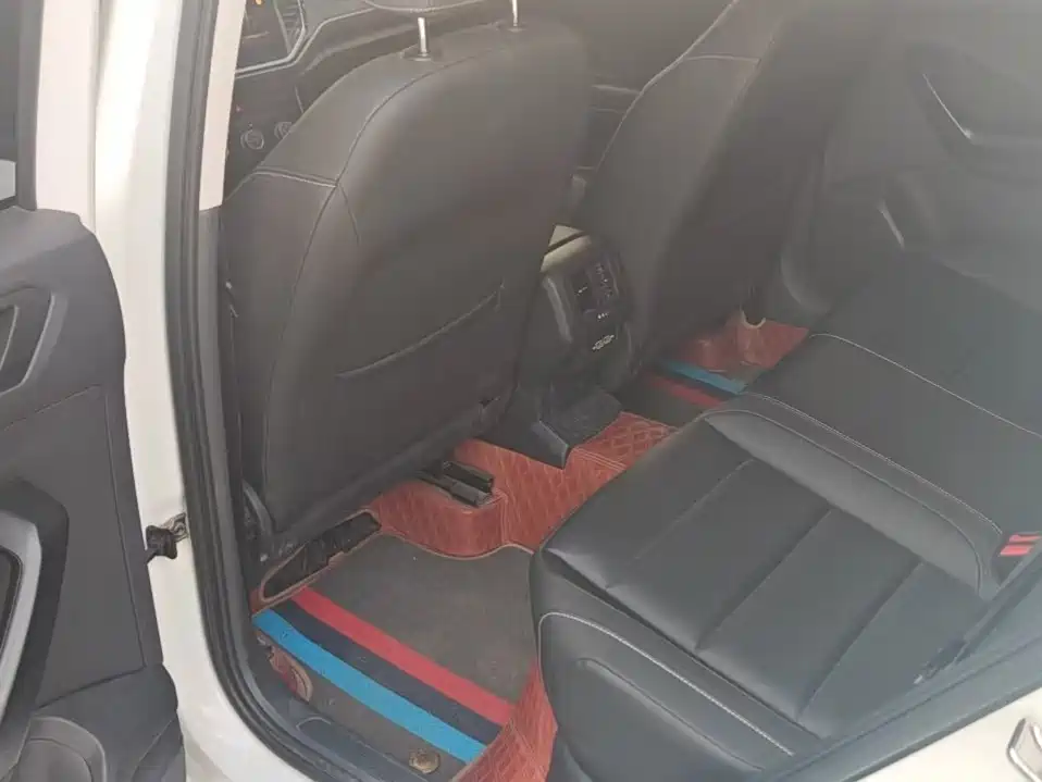 Volkswagen T-Roc — миниатюра 7