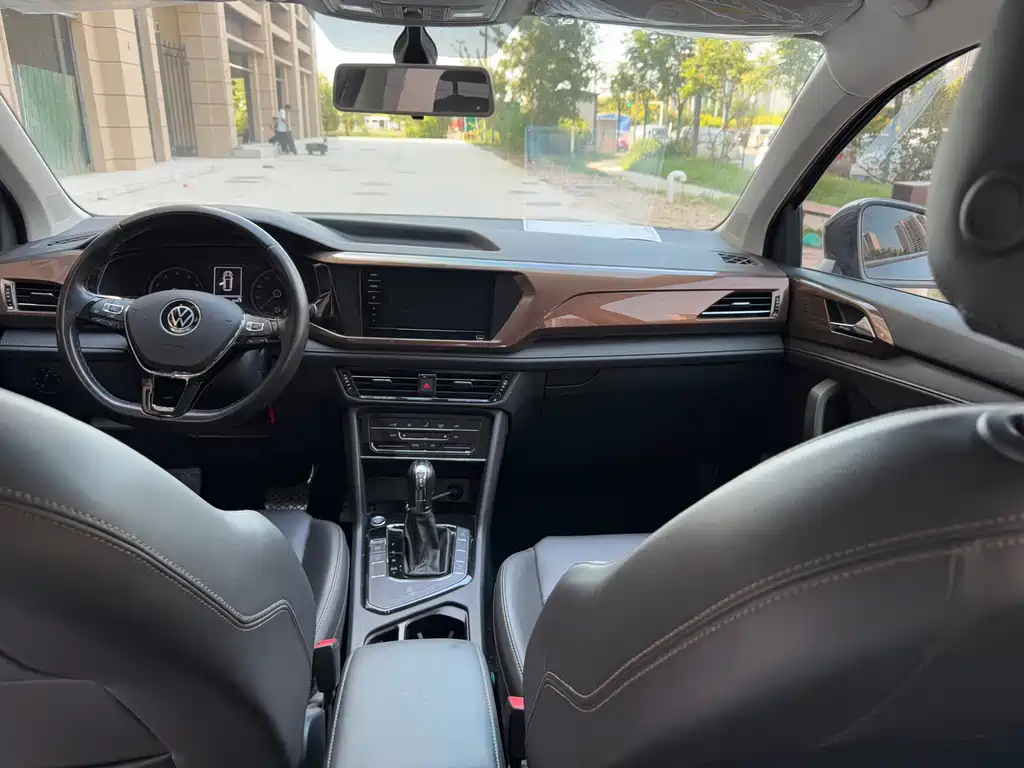 Volkswagen Tharu — миниатюра 5